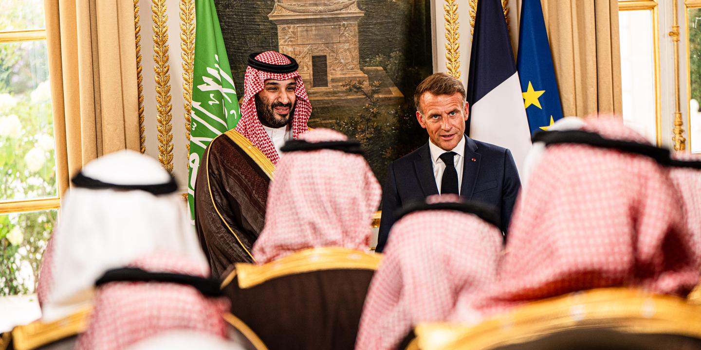L’Arabie saoudite prévoit d’investir 6 milliards d’euros pour créer trois parcs d’attractions près de Paris, annonce Emmanuel Macron