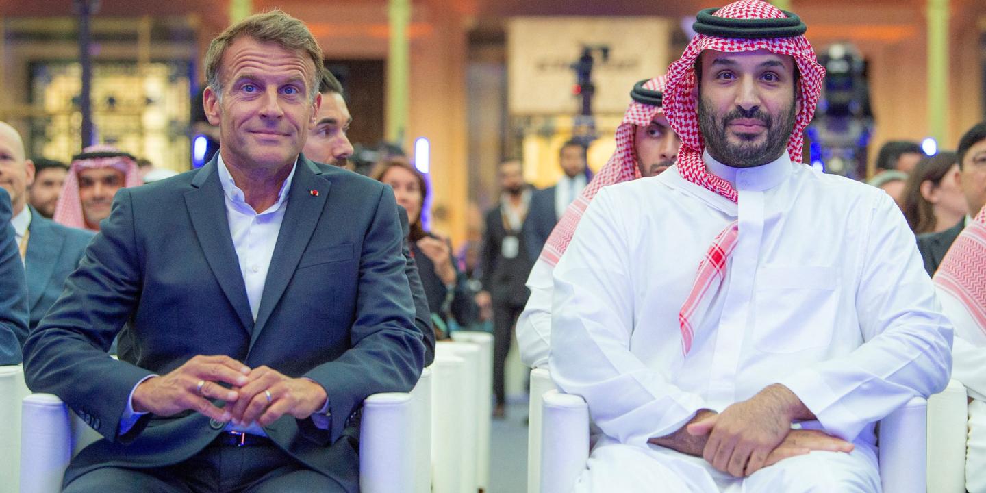 Esports World Cup : Emmanuel Macron et le prince saoudien côte à côte lors de la cérémonie de clôture