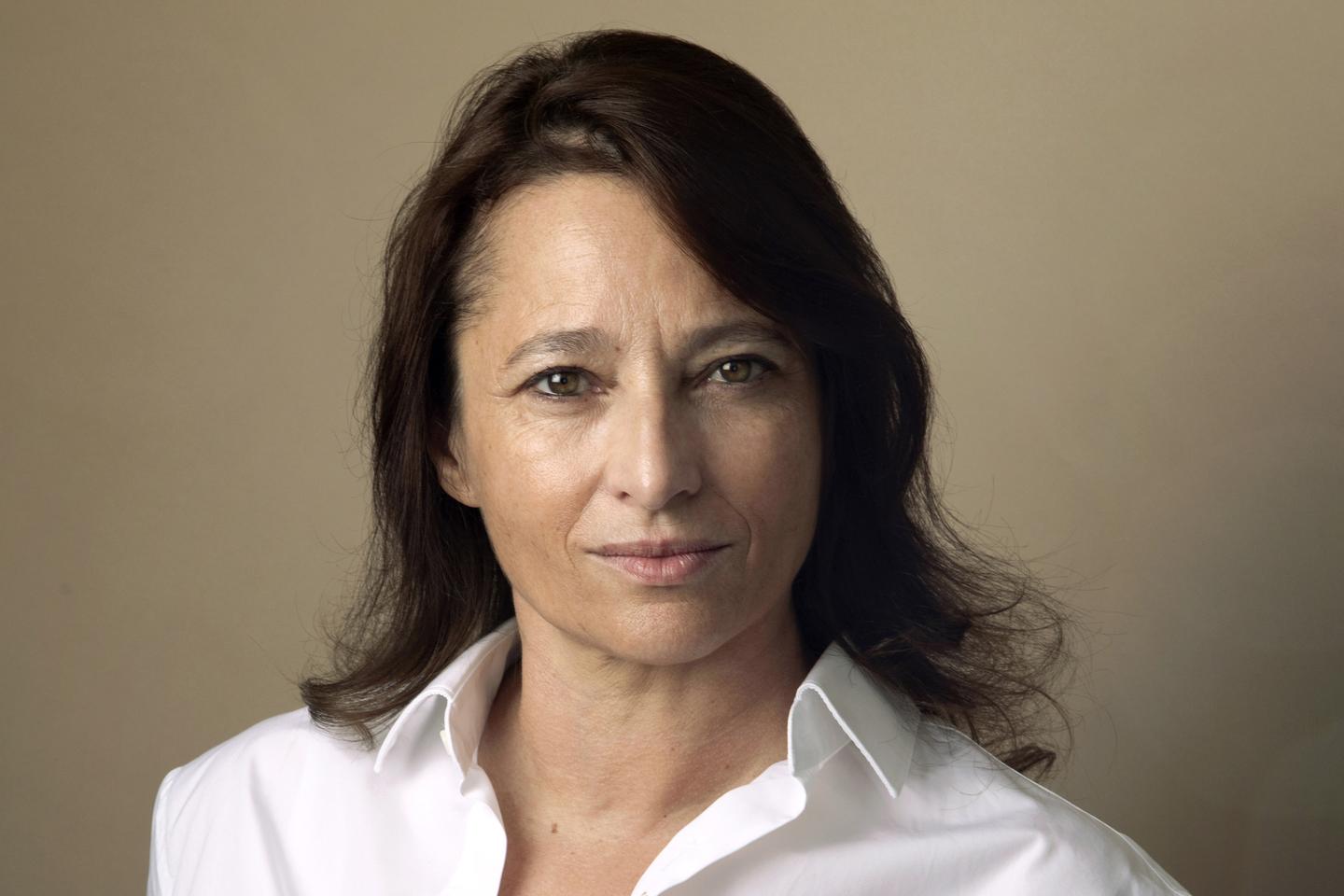 dans-championne-nina-bouraoui-d-ploie-son-criture-spiralaire-pour