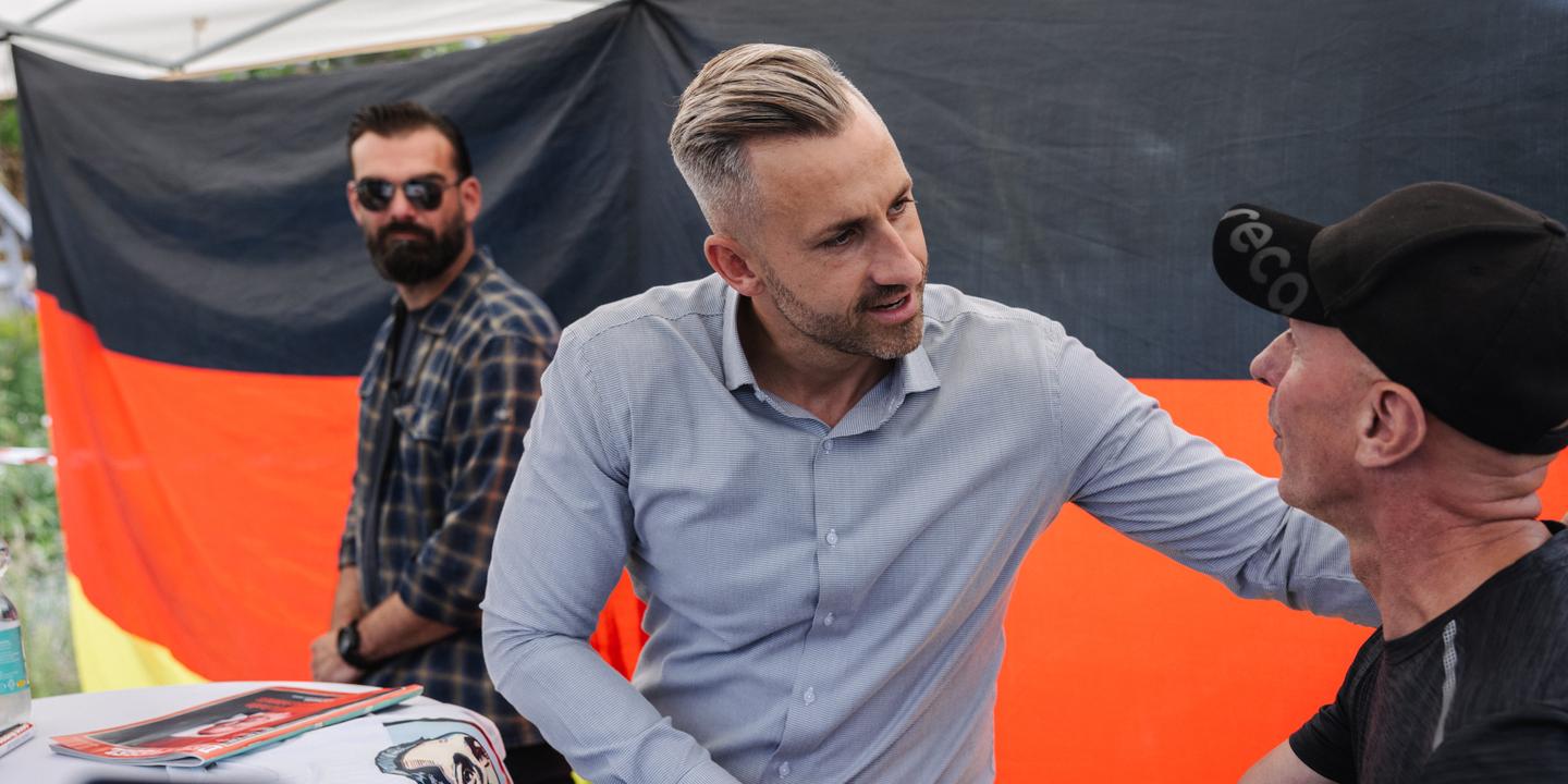Qui est Ulrich Siegmund, la figure montante de l’AfD qui galvanise les foules et fait trembler Berlin ?