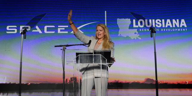 La présidente et directrice des opérations de SpaceX, Gwynne Shotwell, lors de l’annonce de l’accord sur la construction de la base spatiale géante en Louisiane, à Abbeville (Louisianes), le 25&nbsp;août 2026.