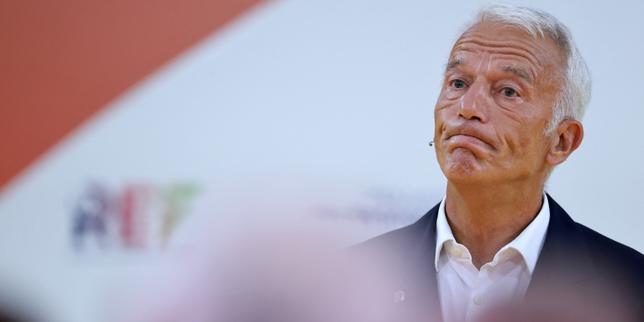 Pour le président du Medef, la CGT et la CFDT jettent « une ombre suspecte » sur « la démocratie sociale » en combattant le RN