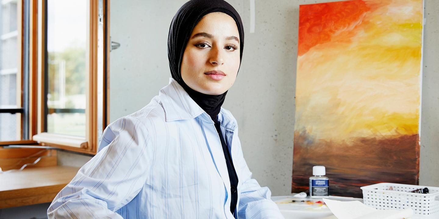 Nour Elassy, poétesse gazaouie réfugiée en France : « Je vis avec la culpabilité d’avoir laissé les miens derrière moi »