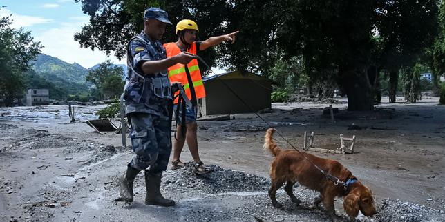 EN DIRECT, inondations au Népal et au Tibet : la catastrophe a fait au moins 270 morts, les sauveteurs cherchent plus de 1 000 disparus