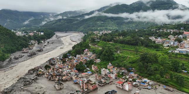 In Nepal and Tibet, floods triggered by ice-rock avalanche bring devastation