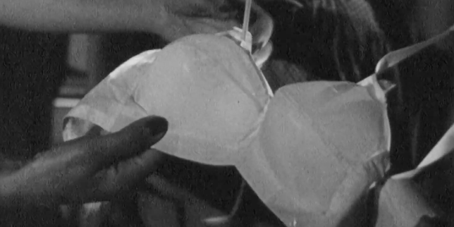 « Bénissez nos seins », sur On.suzane : une histoire politique et intime de la poitrine féminine