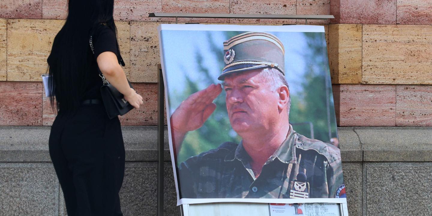 Bosnie : plusieurs milliers de personnes rendent hommage à l’ex-chef militaire serbe bosnien Ratko Mladic