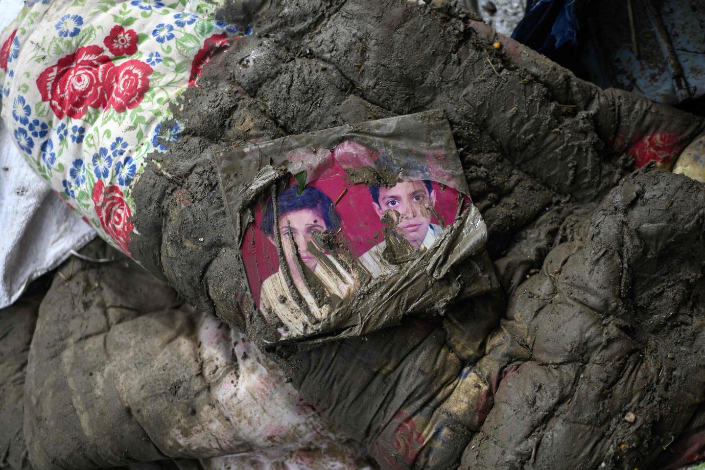 Inundaciones en Nepal y el Tíbet: al menos 633 muertos y más de 3.000 desaparecidos, entre ellos cuatro franceses