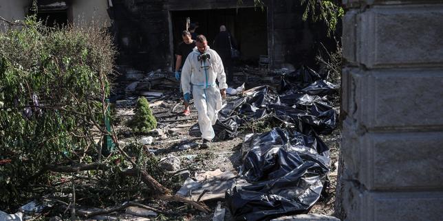 EN DIRECT, guerre en Ukraine : le gouvernement ordonne un audit des dépôts de munitions après une attaque russe qui a tué au moins 37 personnes près de Kiev