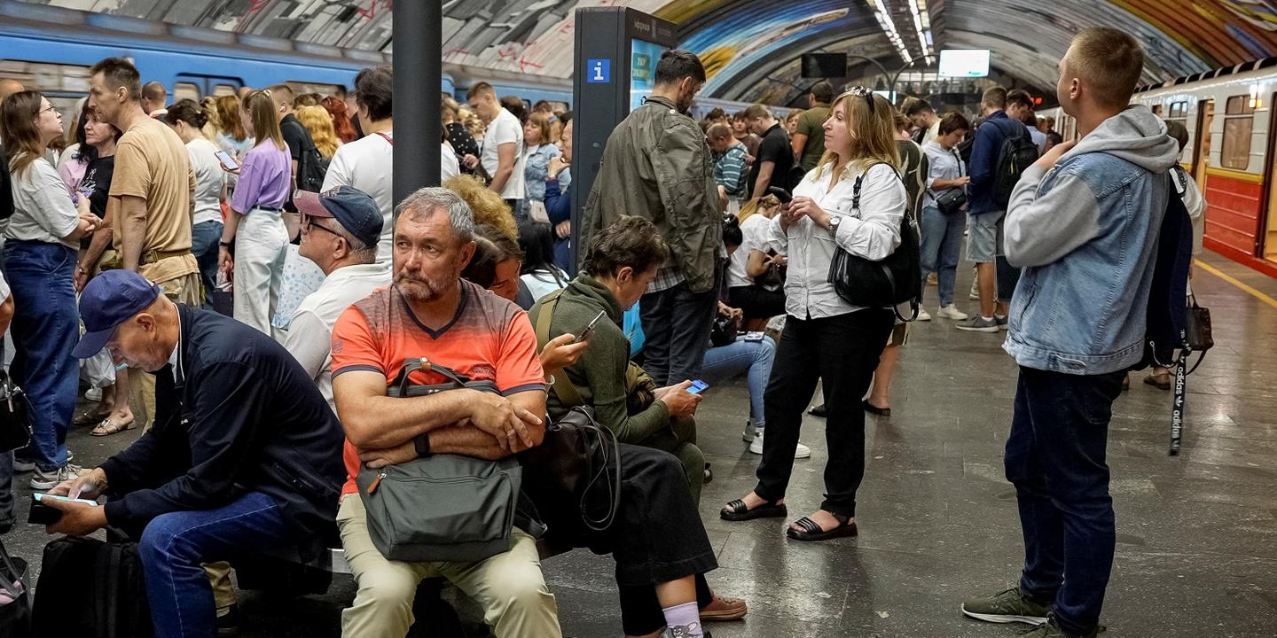 EN DIRECT, guerre en Ukraine : des frappes mortelles sur Kiev et sa région ; l’Ukraine vise un port russe