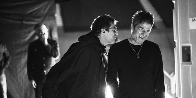 « Oasis. Don’t Look Back in Anger » : les retrouvailles des frères Gallagher, filmées pour leurs fans