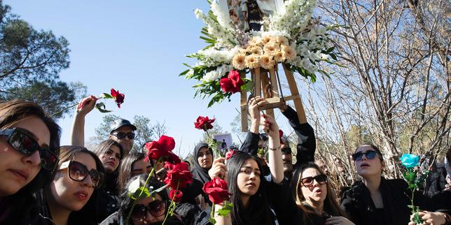 En Iran, une photojournaliste condamnée à quinze ans de prison pour avoir diffusé des images de la répression à l’étranger