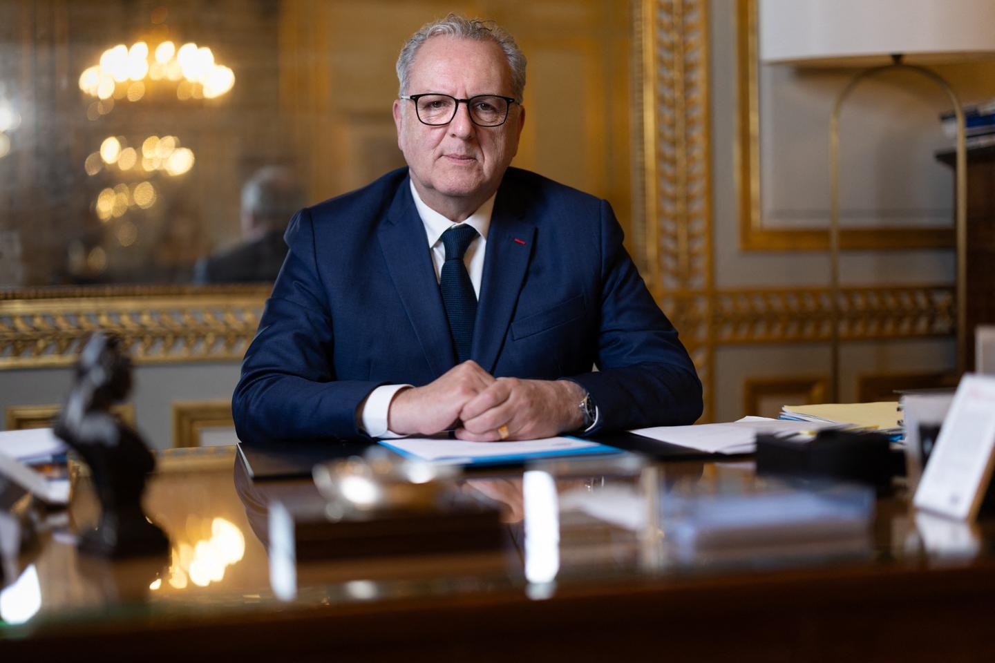 Le Conseil constitutionnel, dans un courrier signé d’Alain Juppé, rejette la demande du RN et de l’UDR de démission d’office de Richard Ferrand.