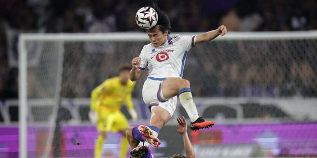 Lille passe en tête de la Ligue 1 en s’imposant difficilement à Toulouse
