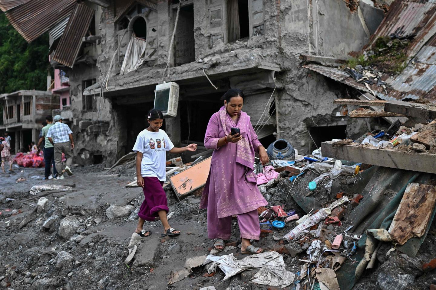 Inondations au Népal et au Tibet : l’ONU lance un appel urgent pour aider financièrement les plus de 80 000 personnes sinistrées