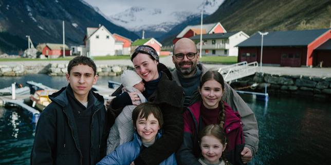 « “Fjord”, Palme d’or jugée réactionnaire, ouvre un débat dans les milieux culturels : quelle attitude adopter face au Rassemblement national jusqu’à la présidentielle ? »