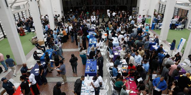 Les chiffres de l’emploi américain supérieurs aux prévisions ouvrent la voie à une hausse des taux