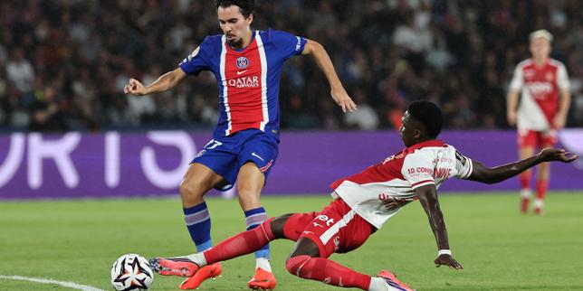 Le PSG toujours sans succès après sa défaite contre Monaco, seul leader de Ligue 1