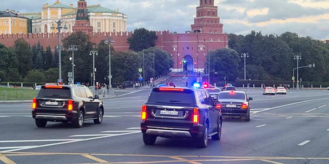 EN DIRECT, guerre en Ukraine : Vladimir Poutine et les deux émissaires américains, Steve Wiktoff et Jared Kushner, ont commencé leurs discussions au Kremlin