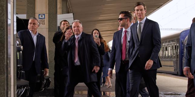 EN DIRECT, guerre en Ukraine : après Moscou samedi, les émissaires américains Steve Witkoff et Jared Kushner sont arrivés à Kiev pour une première visite