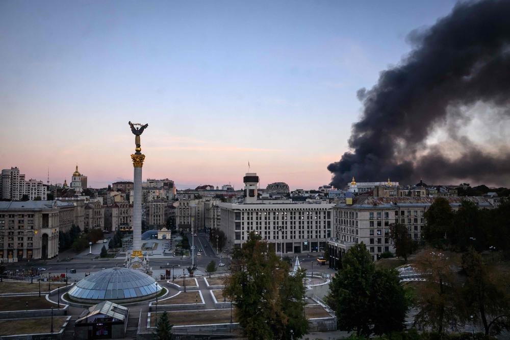 Après des attaques aériennes, à Kiev, le 8 septembre 2026. - MLADEN ANTONOV/AFP