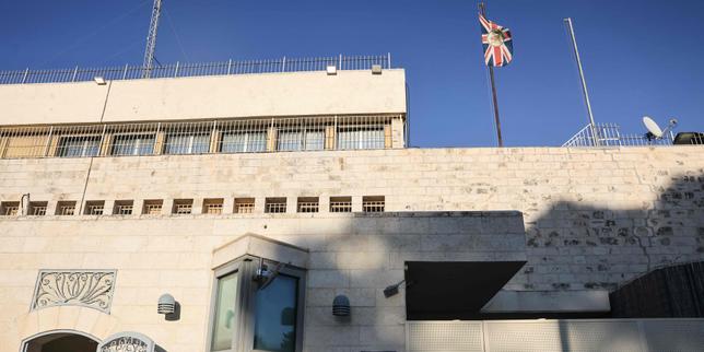 Israel orders closure of UK consulate in Jerusalem over settlement sanctions