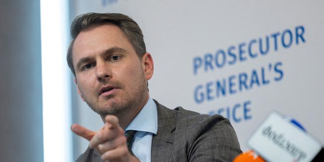 En Ukraine, la démission du procureur général dans une affaire de corruption fragilise l’édifice politique de Volodymyr Zelensky