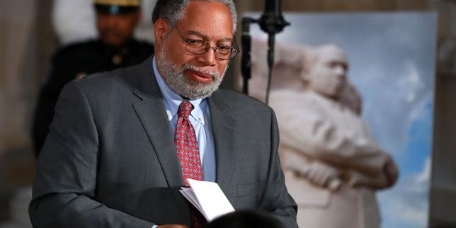 Smithsonian chief to retire as Trump exerts control over institution