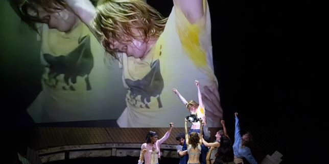 La superproduction apocalyptique de « (La)Horde », au Théâtre de la Ville à Paris