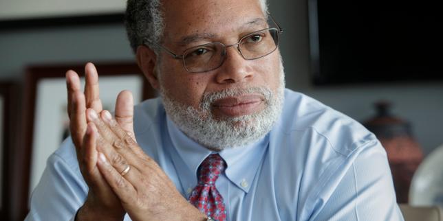 Etats-Unis : Le Secrétaire de la Smithsonian Institution, Lonnie Bunch, quitte son poste sur fond de pressions politiques