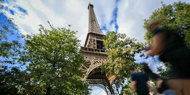 Eiffel Tower reopens following protest over removal of women staff