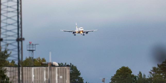 EN DIRECT, guerre en Ukraine : l’avion qui transportait Volodymyr Zelensky vers Oslo mardi a failli être percuté par un drone, selon le premier ministre norvégien