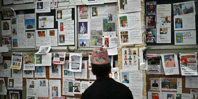Au Népal, quinze jours après la catastrophe, les autorités espèrent toujours trouver des survivants