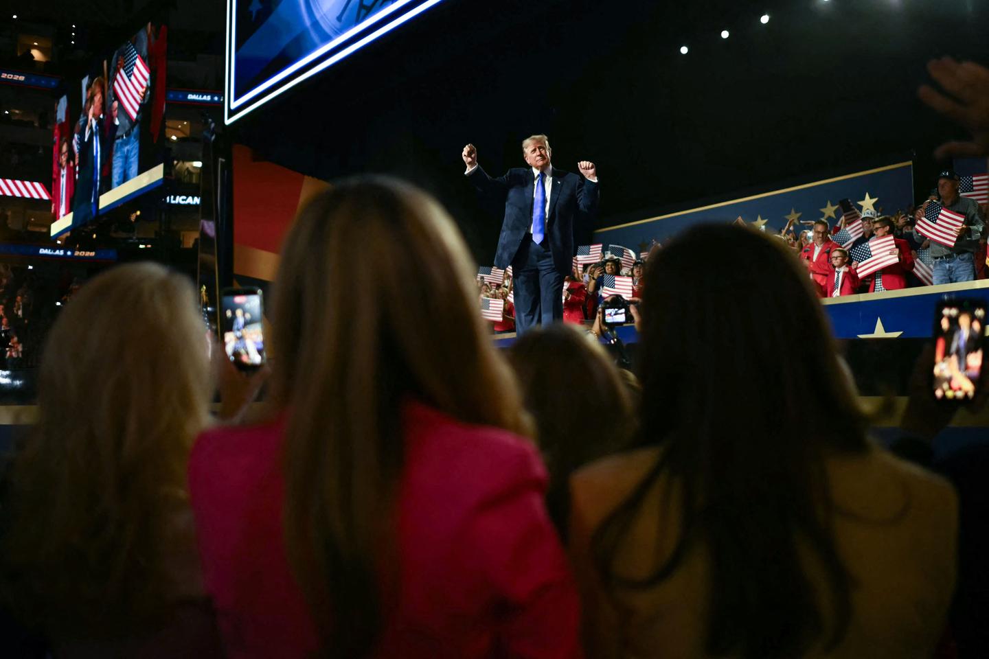 Trump again promises cash to voters at lackluster Republican convention