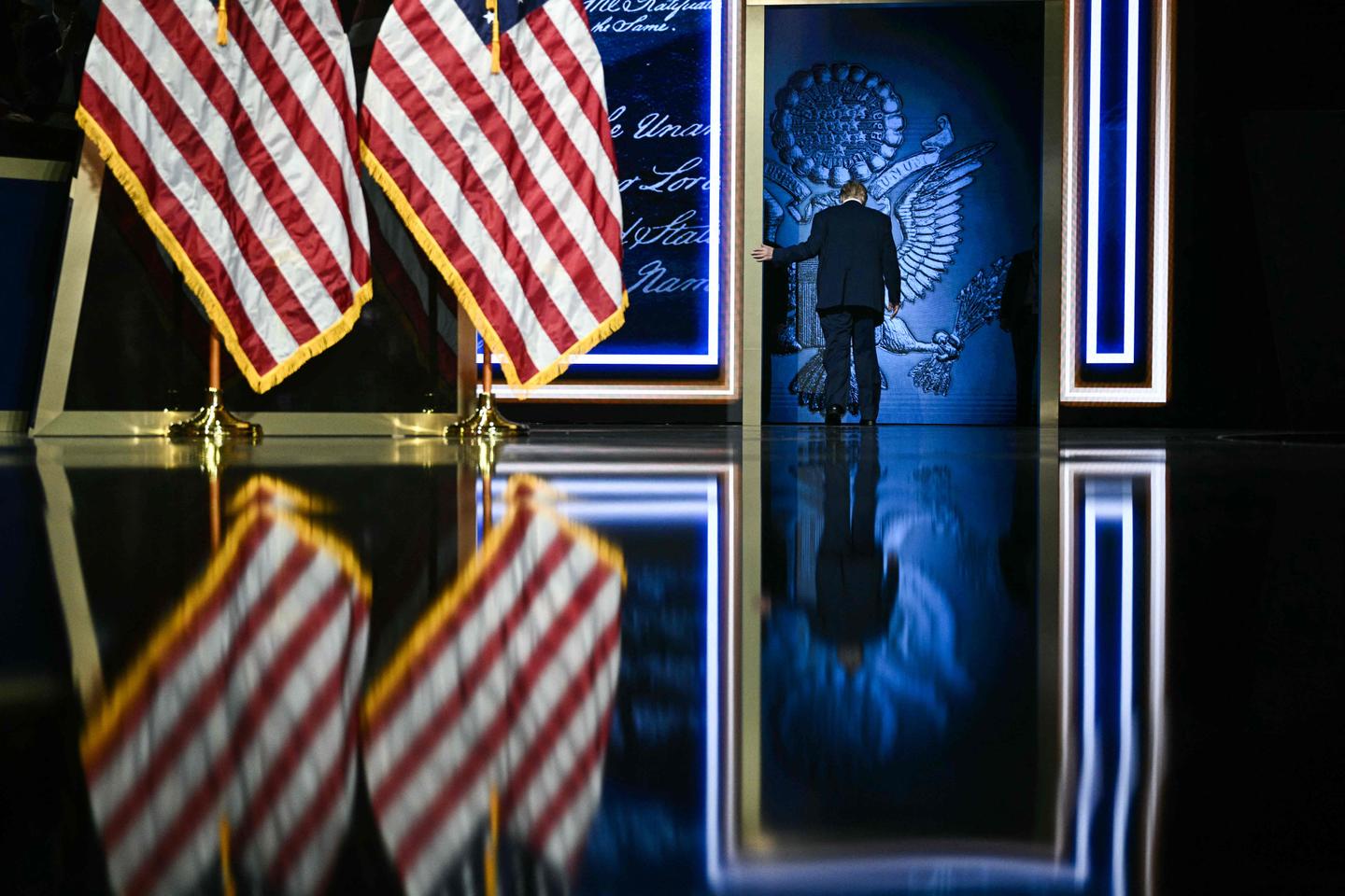 COLUMN. The US president readily mistreats his loyal allies while fawning over the Russian, North Korean and Chinese autocrats. But in his “total economic war” against Iran, he is receiving little reward, notes Alain Frachon, a columnist for Le Monde.