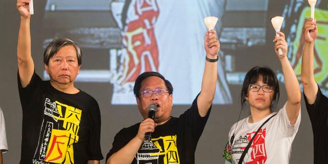 Hongkong : trois militants qui organisaient des veillées commémorant la répression de Tiananmen condamnés à entre cinq et plus de sept ans de prison