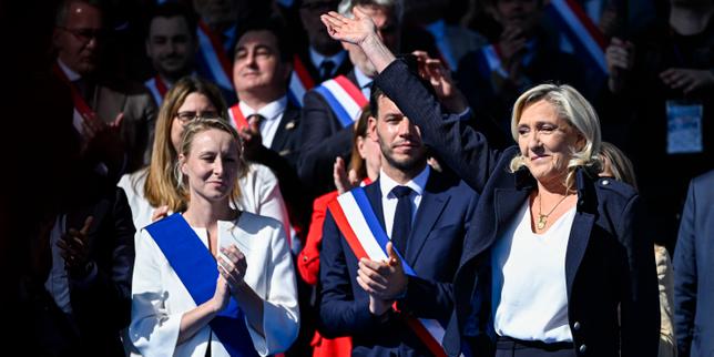 'With the Le Pens, family always comes first': Marine Le Pen launches campaign surrounded by relatives and loyalists