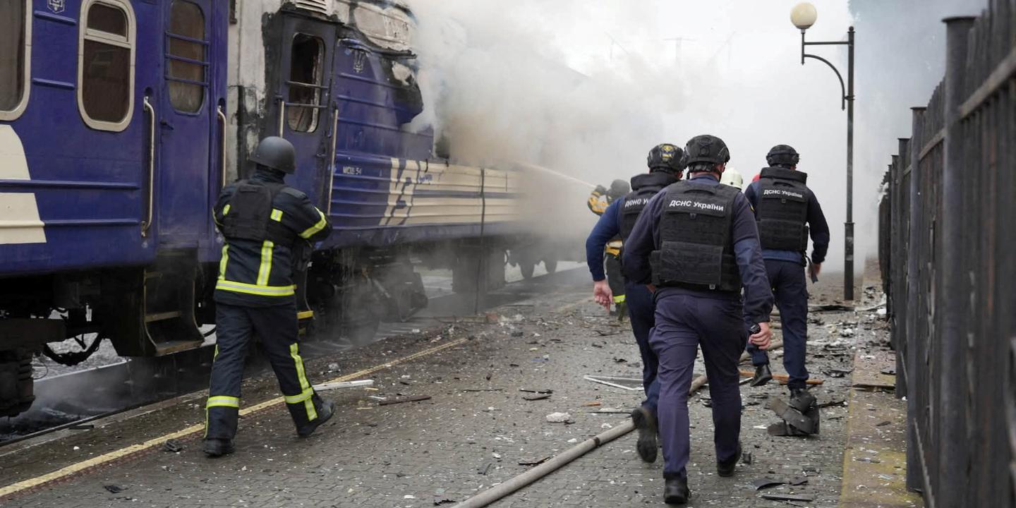 EN DIRECT, guerre en Ukraine : de nombreux trains retardés après l’attaque russe de dimanche près de la frontière polonaise
