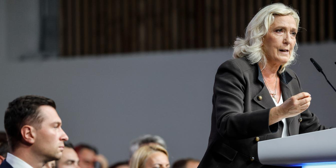 Le Pen's presidential rivals attack her on foreign policy