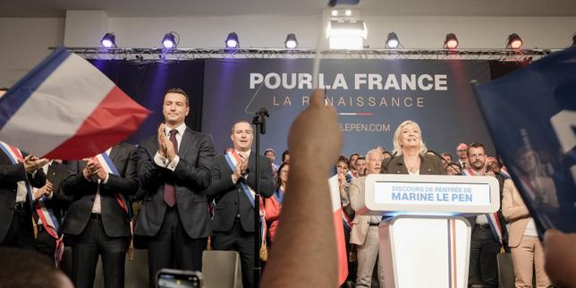 Le Pen Pledges Major Housing Plan in Campaign Kickoff Speech
