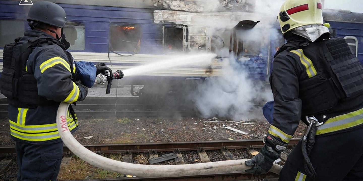 Guerre en Ukraine : émoi international après une frappe de drone russe sur un train reliant Kiev à Varsovie