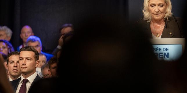 « La rentrée de Marine Le Pen, sous le regard crispé de son numéro deux, marque sa volonté d’assurer seule le show »