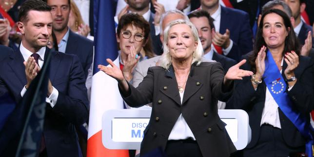 En images : le premier discours de campagne présidentielle de Marine Le Pen