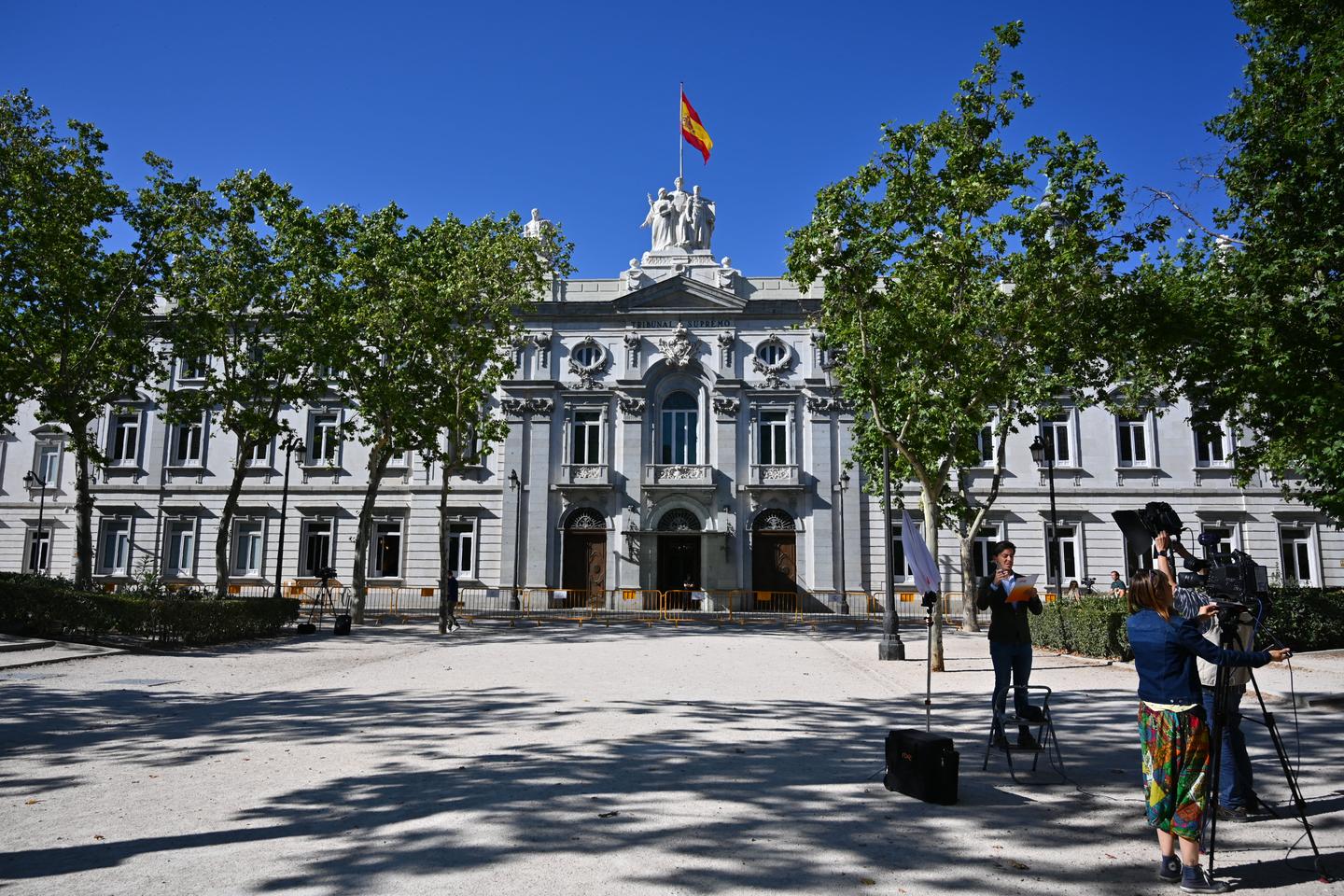 Hundreds of thousands of Spanish citizens could be barred from voting in the 2027 general election