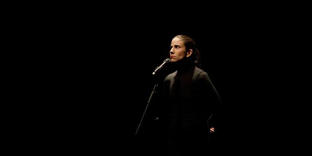 Les filles font valser les pères dans le formidable « Casting Lear » d’Andrea Jimenez, au Théâtre des Abbesses, à Paris