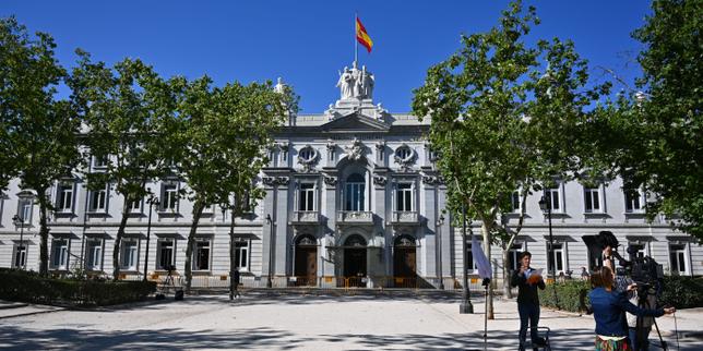 Hundreds of thousands of Spanish citizens could be barred from voting in the 2027 general election