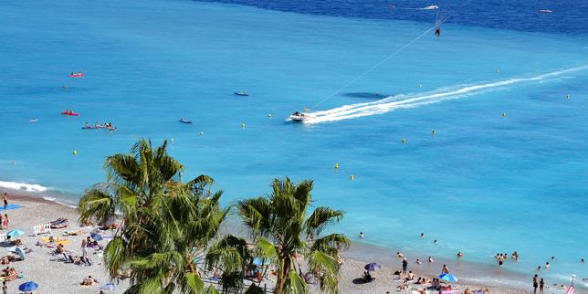 Tourisme : les ONG qui luttent contre le dérèglement climatique dénoncent la course aux visiteurs étrangers en France