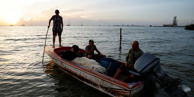 Au Venezuela, l’agonie du plus grand lac d’Amérique du Sud, pollué par les hydrocarbures