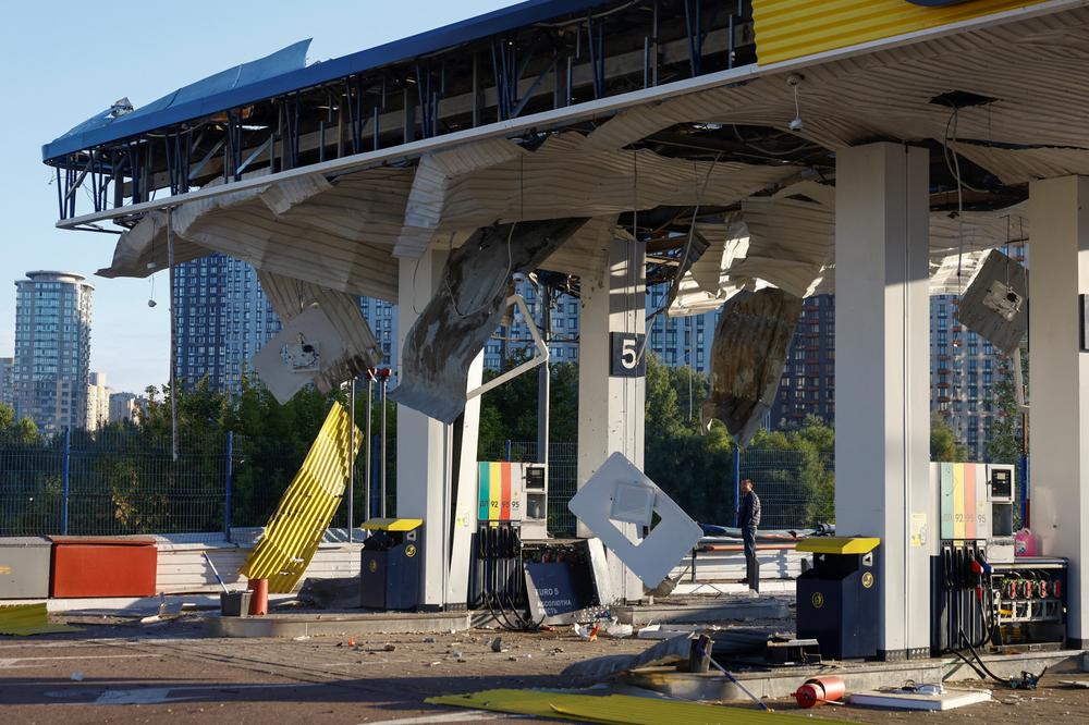 Une station-service touchée par une frappe de drone russe, à Kiev, le 15 septembre 2026. - VALENTYN OGIRENKO/REUTERS