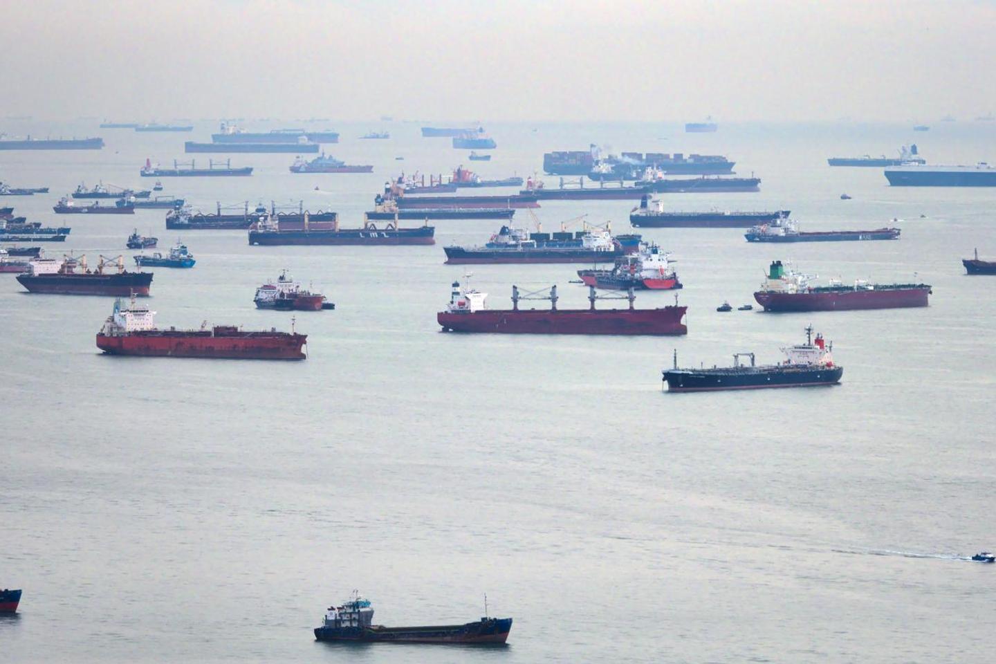 Malacca Strait traffic topped 100,000 ship passages in 2025